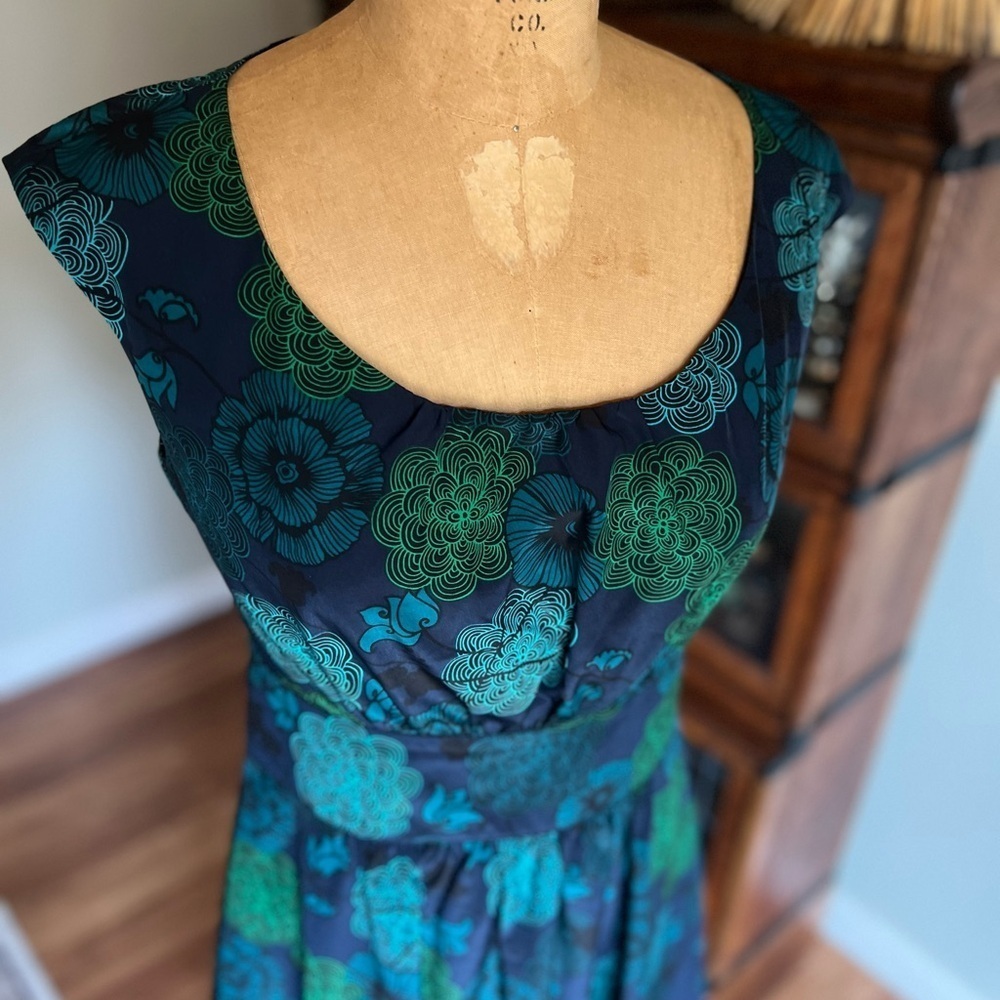 Liz Claiborne navy floral lined dress size 4